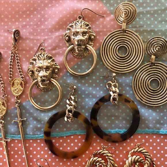 Vanessa Mooney GOLD Braxton Disk Earrings - Picture 9 of 11